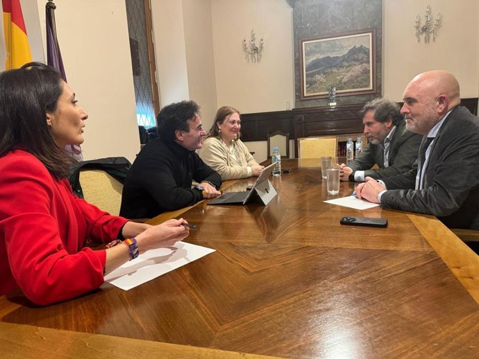 Reunión sobre el congreso de comercio.