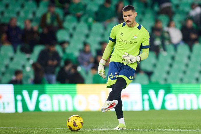Fran Vieites of Real Betis warms up during the Spanish league, La Liga EA Sports, football match played between Real Betis and Deportivo Alaves at Benito Villamarin stadium on February 18, 2024, in Sevilla, Spain.
