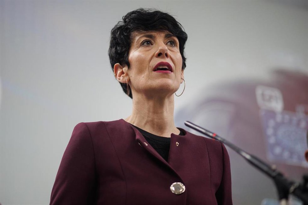 Archivo - La ministra de Inclusión, Seguridad Social y Migraciones, Elma Saiz