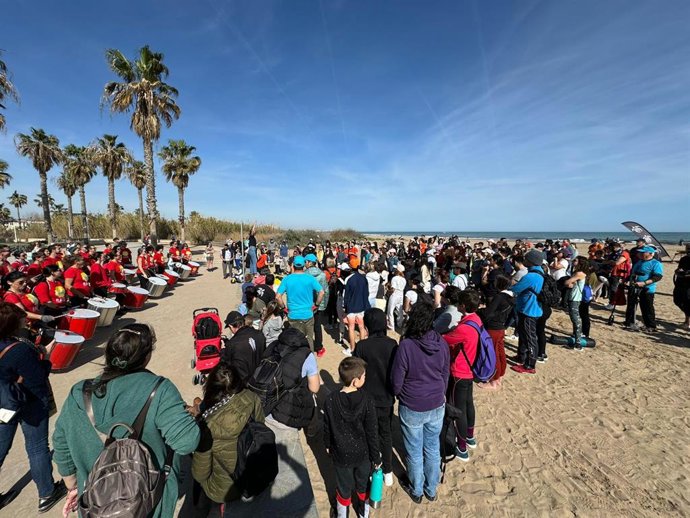 Jornada de neteja de platges organitzada per l'ONG Xaloc Mar