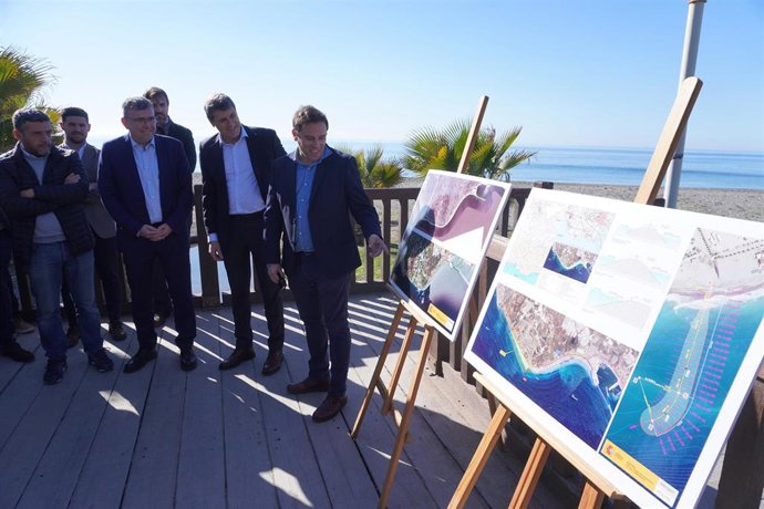Presentación del Gobierno en Playa Granada