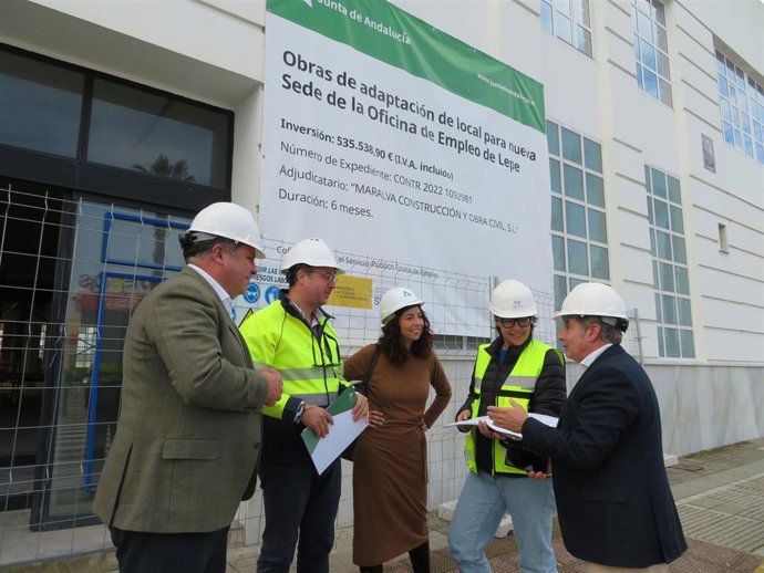 Visita a la nueva oficina del SAE de Lepe.