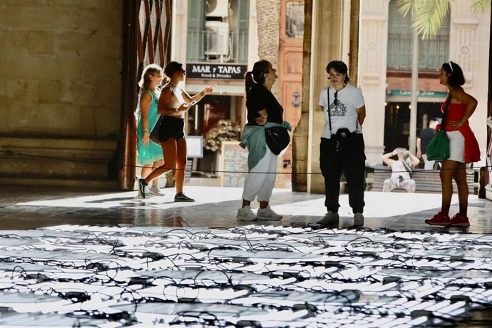 Archivo - La exposición 'Mar interior' en la Llotja