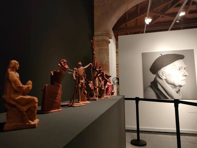 Archivo - Exposición con obras de Venancio Blanco en la Sala Santo Domingo de Salamanca. Archivo.