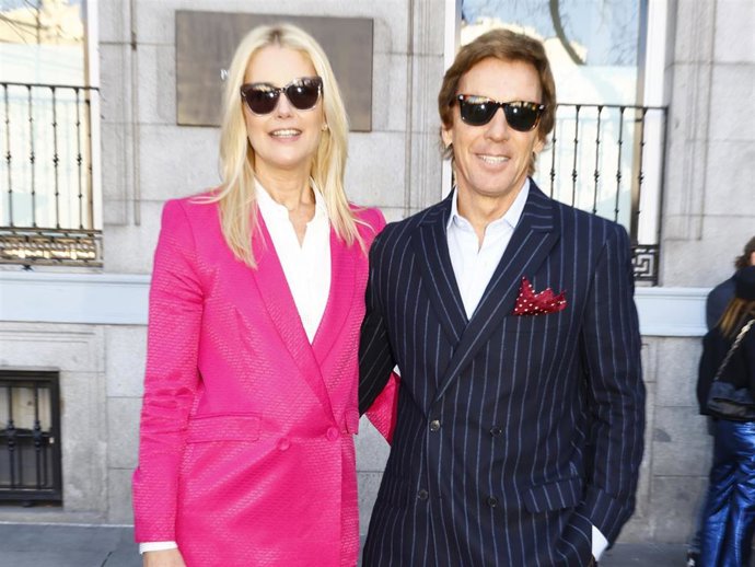 VALERIA MAZZA Y ALEJANDRO GRAVIER A LA SALIDA DE UN RESTAURANTE EN MADRID