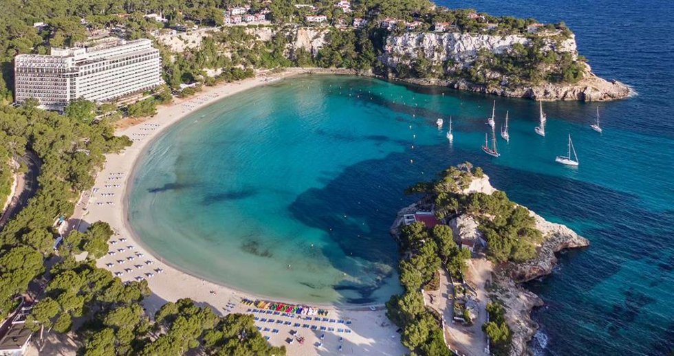 Santander compra el 38,2% de tres hoteles de Meliá Hotels International por 300 millones