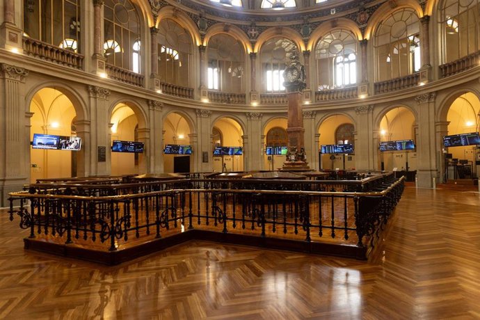 Vista general del Palacio de la Bolsa, a 12 de febrero de 2024, en Madrid (España).