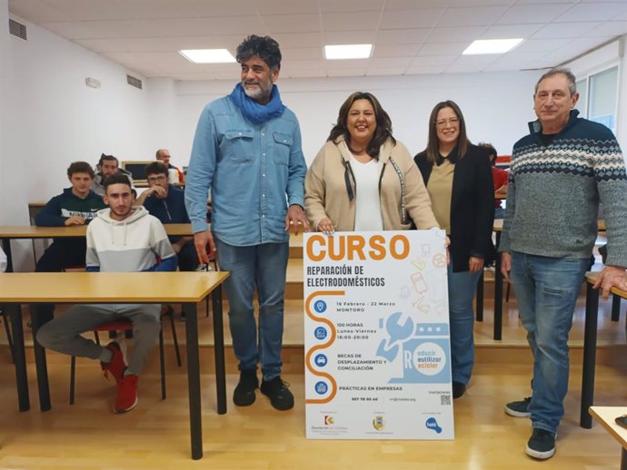 La alcaldesa de Montoro, Dolores Amo, en la inauguraicón del curso.