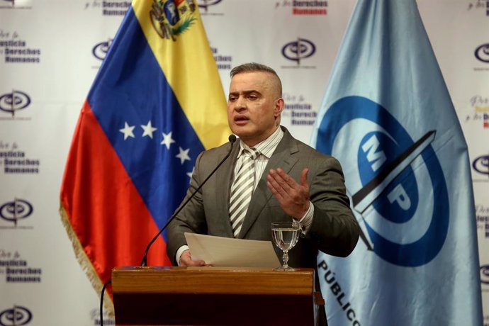 Archivo - CARACAS, Sept. 13, 2018  Venezuela's attorney general Tarek William Saab speaks during a press conference on the progress of the fight against human trafficking at the Public Ministry headquarters, in Caracas, Venezuela, on Sept. 12, 2018. Venez