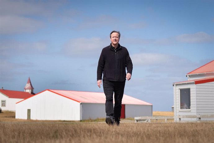 El ministro de Exteriores de Reino Unido, David Cameron, fotografiado en Islas Malvinas