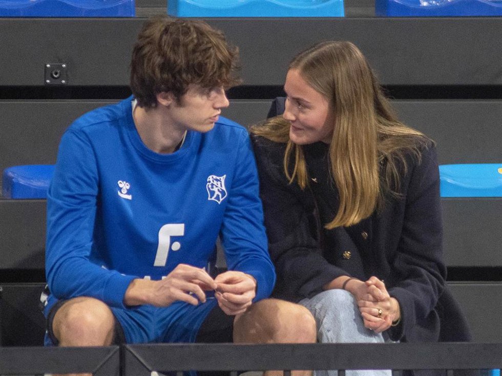 Johanna Zott y Pablo Urdangarin tras el partido de  Fraikin BM. Granollers contra REBI Balonmano Cuenca en el Palau d'Esports de Granollers