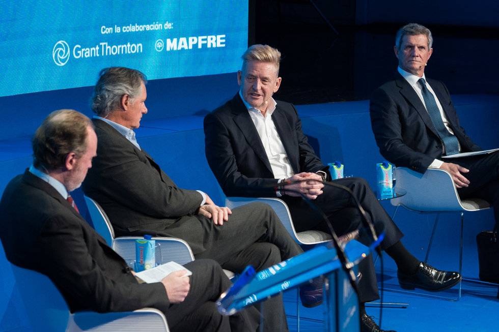 Wayne Griffiths (Anfac), Francisco J Riberas (Sernauto) y José Manuel Entrecanales (Acciona)