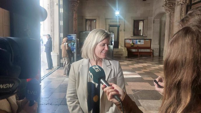 La consellera insular del PSIB Sofía Alonso, comparece ante los medios tras el Consejo Rector extraordinario del IMAS.