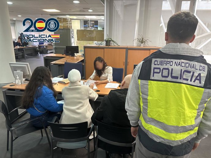 Set detinguts per falsificar documents per a obtenir la residncia temporal a Espanya