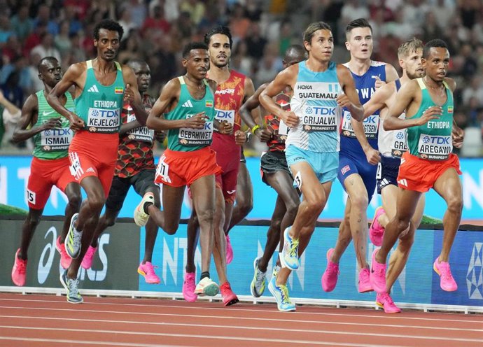 Archivo - Mo Katir durante los 5.000 metros del Mundial de Atletismo de 2023