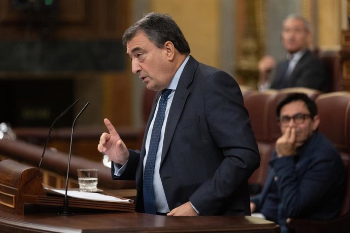 Archivo - El portavoz del PNV en el Congreso, Aitor Esteban, interviene  en Congreso  