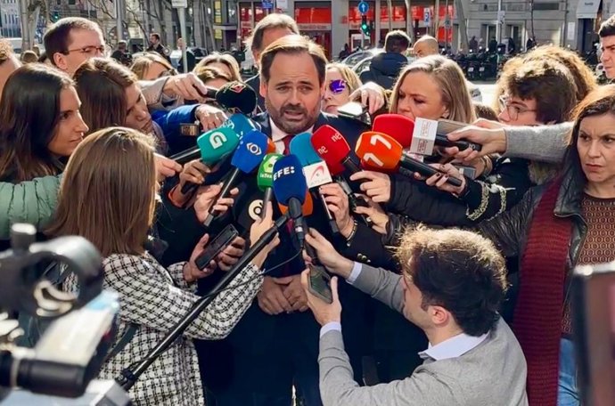 Paco Núñez responde a los medios a su salida del Comité Ejecutivo Nacional del Partido Popular.