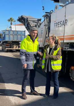 El delegado de Infraestructuras, Sostenibilidad y Agricultura de la Diputación de Córdoba, Andrés Lorite, en su visita a las obras en la CO-7410 en Villaralto.