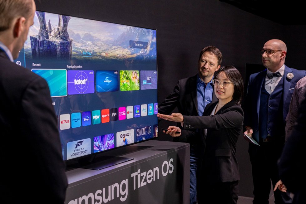 Televisor Sasmsung Tizen OS en el evento World of Samsung.