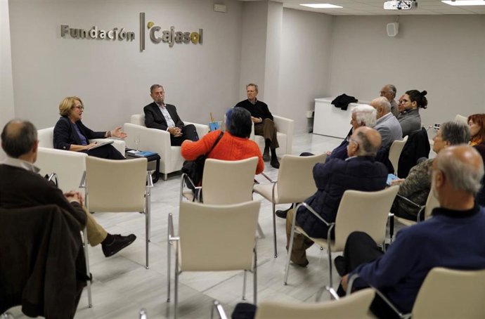 La Fundación Cajasol acoge la presentación del libro 'Mi sombra ante mí' de Manuel Gracia.