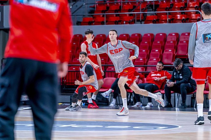 Xabi López-Arostegi durante un entrenamiento de la selección española de baloncesto