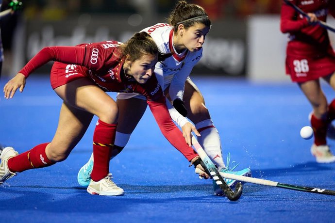 Archivo - Sara Barrios, durante un partido con la selección española de hockey hierba.