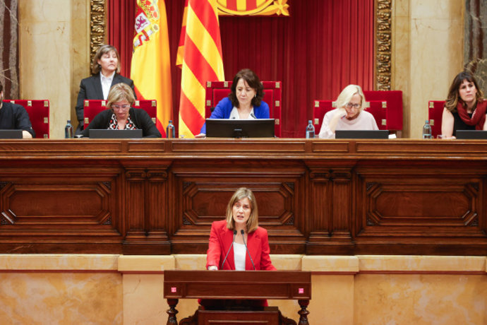La líder de los comuns en el Parlament, Jéssica Albiach, en el pleno del Parlament