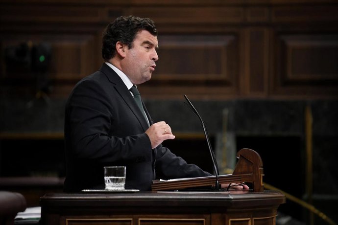 El diputado de Vox, Ricardo Chamorro, interviene durante una sesión plenaria, en el Congreso de los Diputados, a 20 de febrero de 2024, en Madrid (España). 