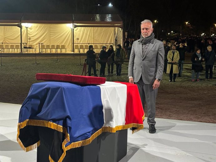 El ministro de Política Territorial y Memoria Democrática, Ángel Víctor Torres, en París (Francia)