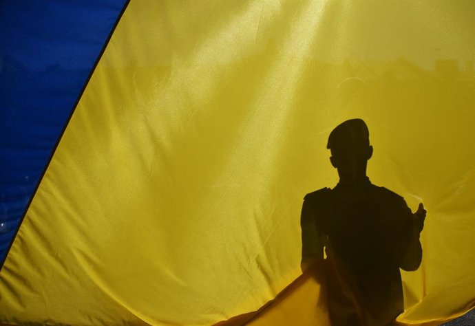 Archivo - June 28, 2023, Lviv, Ukraine: The ceremony of raising the national flag during the celebration of the Constitution Day of Ukraine. Ukraine celebrated the 27th anniversary of the adoption of the country's basic law - the constitution. In the co