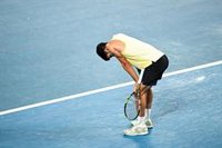 Alcaraz se retira por lesión en su estreno en Río de Janeiro