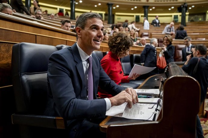 El presidente del Gobierno, Pedro Sánchez, durante la sesión plenaria en el Congreso de los Diputados, a 21 de febrero de 2024, en Madrid (España). En la segunda Sesión de Control del 2024, el Gobierno se somete a las preguntas de la oposición después d
