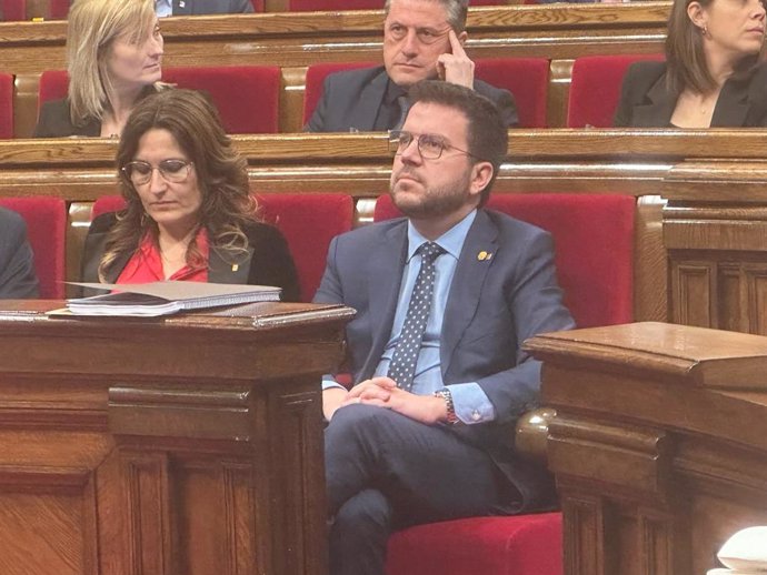 El presidente de la Generalitat, Pere Aragons, en la sesión de control en el pleno del Parlament