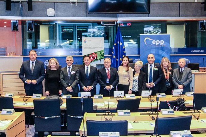 Diputación y Junta llevan a Bruselas la voz de los agricultores almerienses