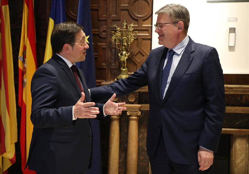 Archivo - El ministro de Exteriores, José Manuel Albares, se reúne con el entonces 'president' de la Generalitat, Ximo Puig. en Valncia el 23 de mayo de 2023.
