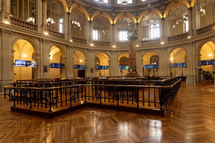 Vista general del Palacio de la Bolsa, a 12 de febrero de 2024, en Madrid (España).