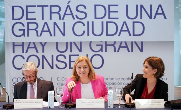 Sesión constitutiva del Consejo Social de la Ciudad, que ha presidido la vicealcaldesa, Inma Sanz