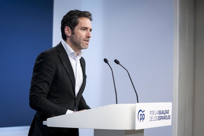 El portavoz del PP y vicesecretario de Cultura de la formación, Borja Sémper, durante una rueda de prensa posterior a la reunión del Comité de Dirección del Partido Popular, en la sede del PP, a 31 de enero de 2024, en Madrid (España). 