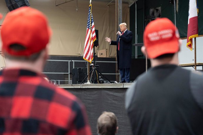 Archivo - WASHINGTON, D.C., Jan. 16, 2024  -- Former U.S. President Donald Trump speaks at a caucus site in Clive, Iowa, the United States, Jan. 15, 2024. Multiple U.S. media outlets on Monday night projected former U.S. President Donald Trump, who is the