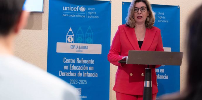 La consejera de Educación, Ciencia y Universidades, Claudia Pérez Forniés, preside la entrega de los reconocimientos de Unicef a los Centros Referentes en Educación en Derechos de Infancia.