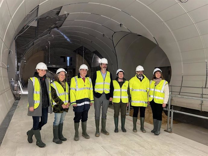 Visita de Arriola a las obras de la pasante de Euskotren en el Centro de San Sebastián.