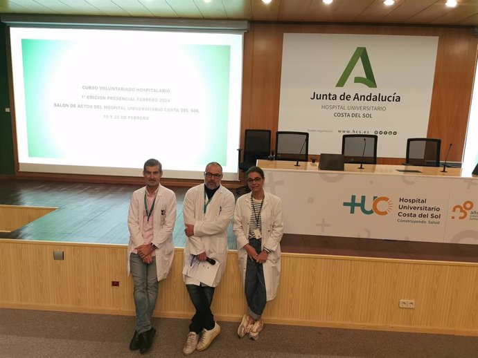 El Hospital Universitario Costa del Sol realiza la formación presencial para el voluntariado hospitalario con medio centenar de participantes