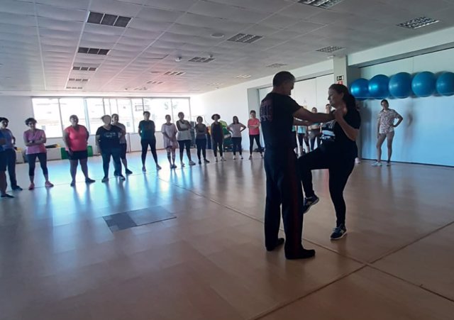 Taller gratuito autodefensa Escuela de Artes Marciales de