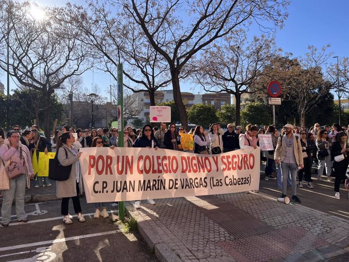 El Ayuntamiento de Las Cabezas exige a la Junta el arreglo "urgente" del CEIP Juan Marín de Vargas.
