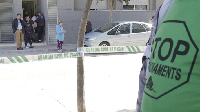 Paralizado el desahucio de 13 viviendas ocupadas de la Sareb en Montserrat