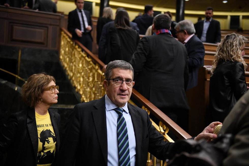 El portavoz del Grupo Parlamentario Socialista, Patxi López, durante una sesión plenaria en el Congreso de los Diputados, a 6 de febrero de 2024, en Madrid (España).