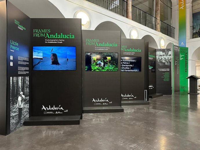 La acción ha contado con una decena de fotógrafos internacionales que han recorrido la comunidad.