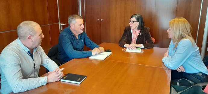 El concejal de Infraestructuras y Urbanismo, Mario San Martín; el alcalde de Morcín, Maximino García; la consejera de Transición Ecológica, Nieves Roqueñí, y la concejala Noelia Pereira.