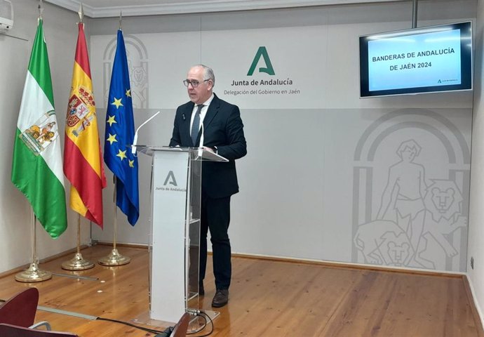 Estrella presenta las Banderas de Andalucía en Jaén 2024.
