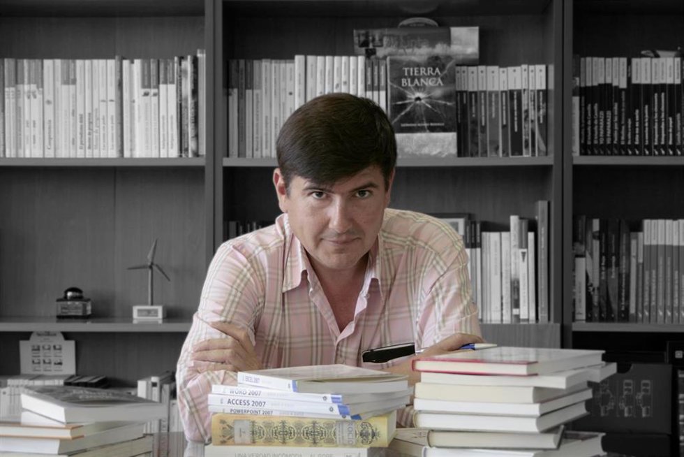 Archivo - El exministro de Trabajo Manuel Pimentel.